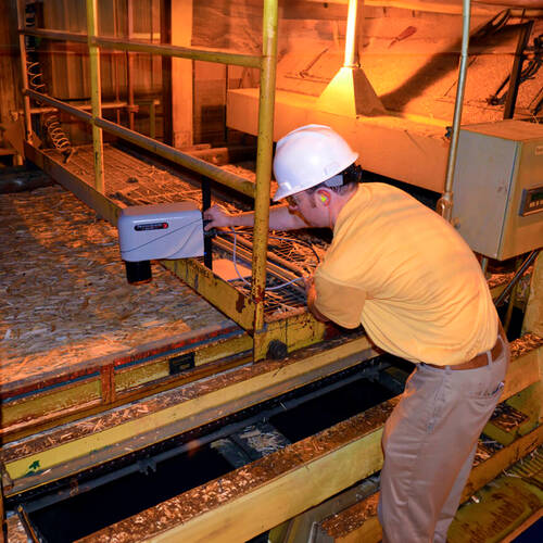 Потоковий інфрачервоний аналізатор (промисловий вологомір) для деревообробної промисловості Process Sensors MCT460-WP