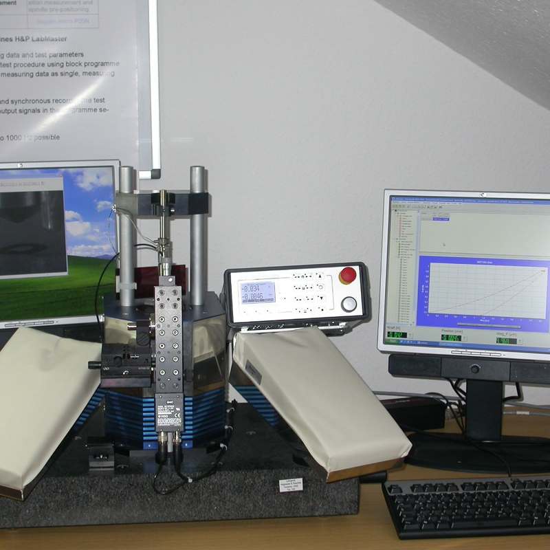 Універсальна статико-динамічна випробувальна машина INSPEKT MICRO LC100N, рис. 1